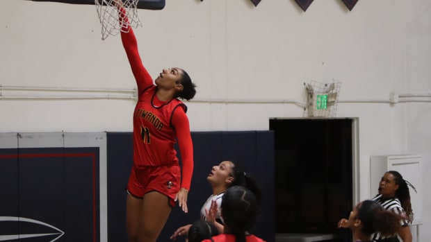 jEtiwand girls BB Kennedy Smith goes for two John Murphy 12-16-22